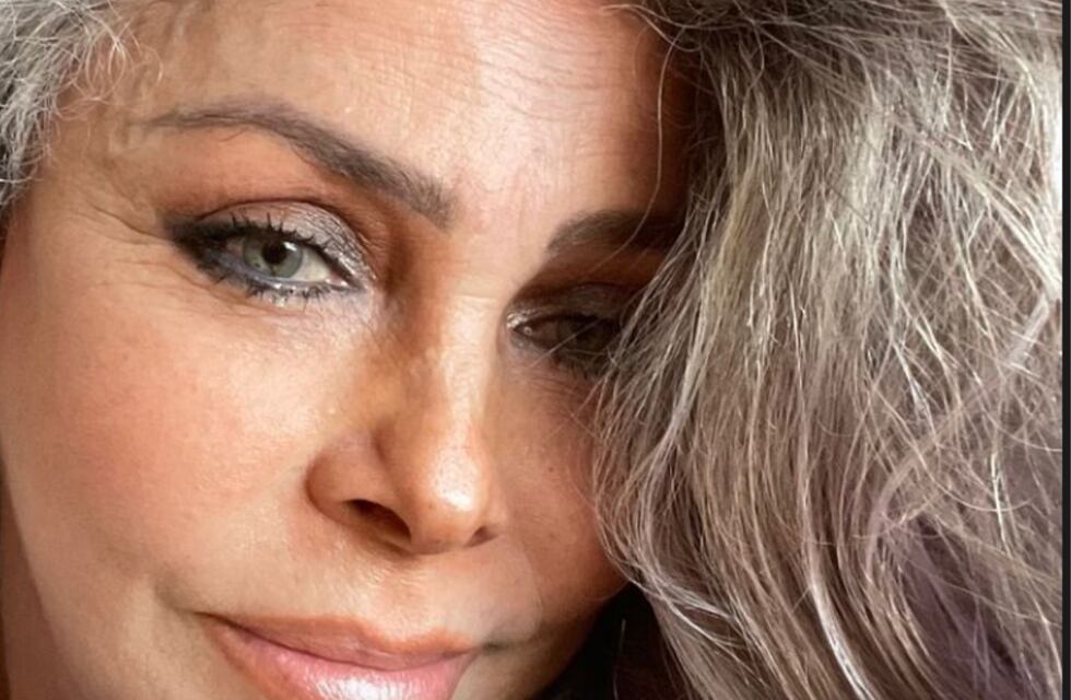 Ver Nica Castro Sin Maquillaje Y Luciendo Sus Canas Se Pone A Llorar Celebridades